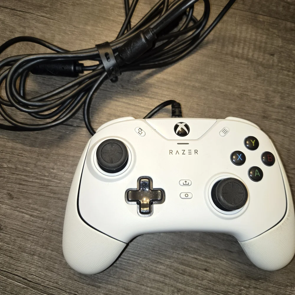 Razer Wolverine V2 Gaming controller